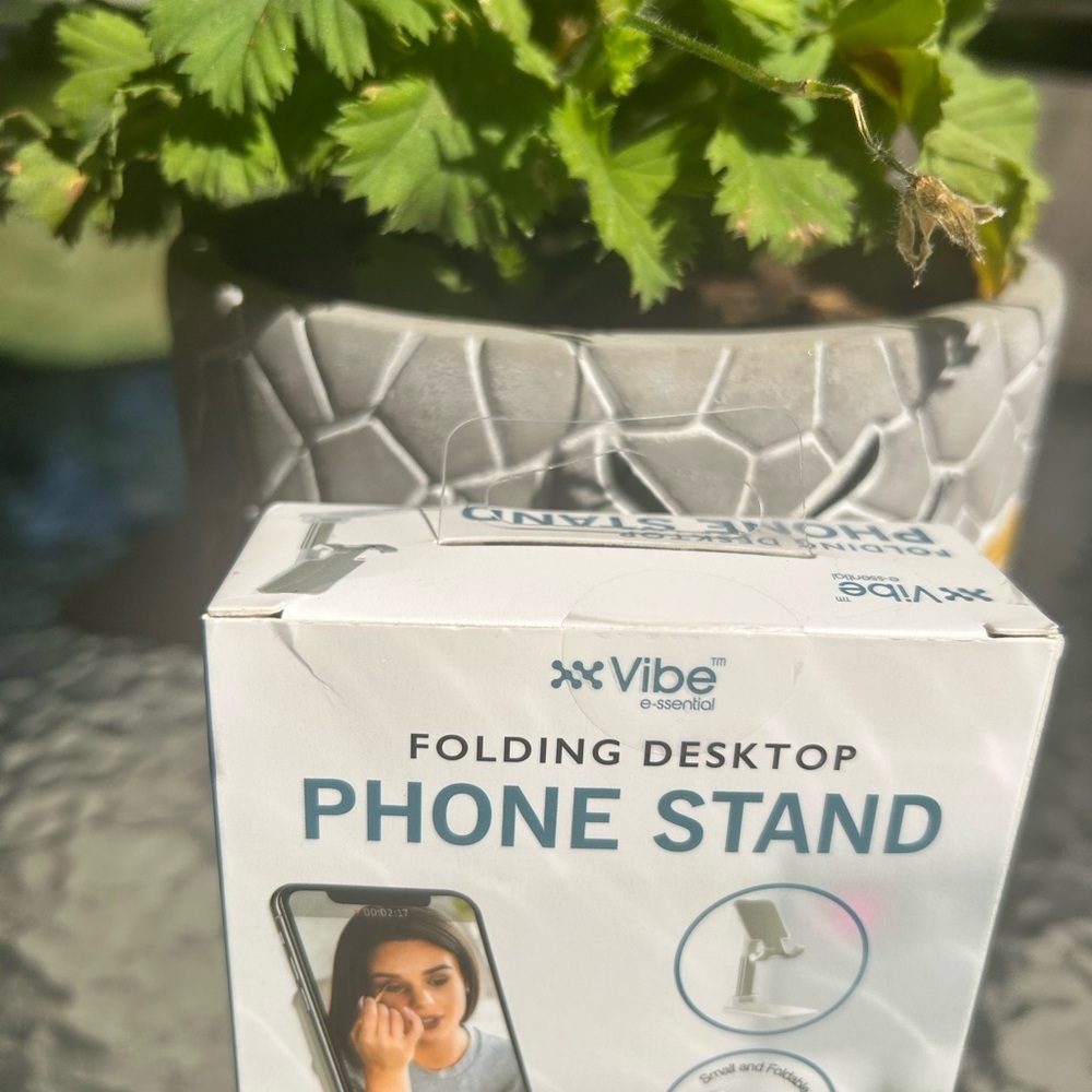 ❤️NWT-Vibe White Folding Desktop Phone Stand - Picture 4 of 4